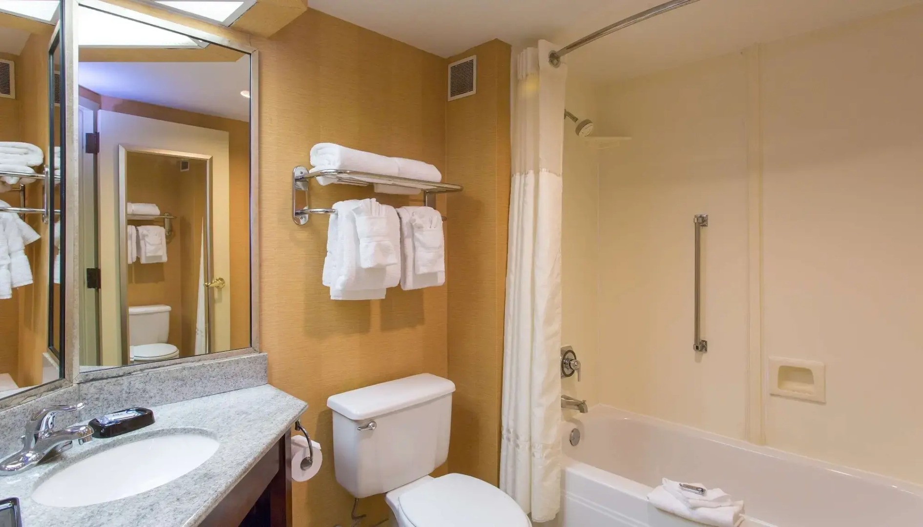 Best Western Plus Portsmouth-Chesapeake