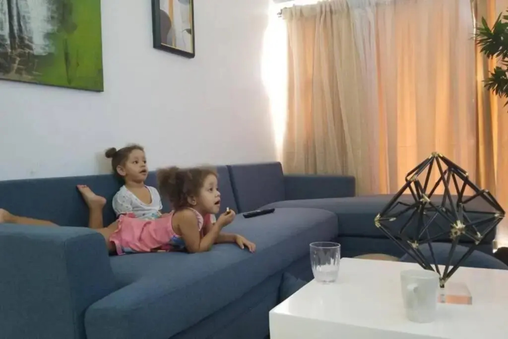 Lia Amanda Edificio 5