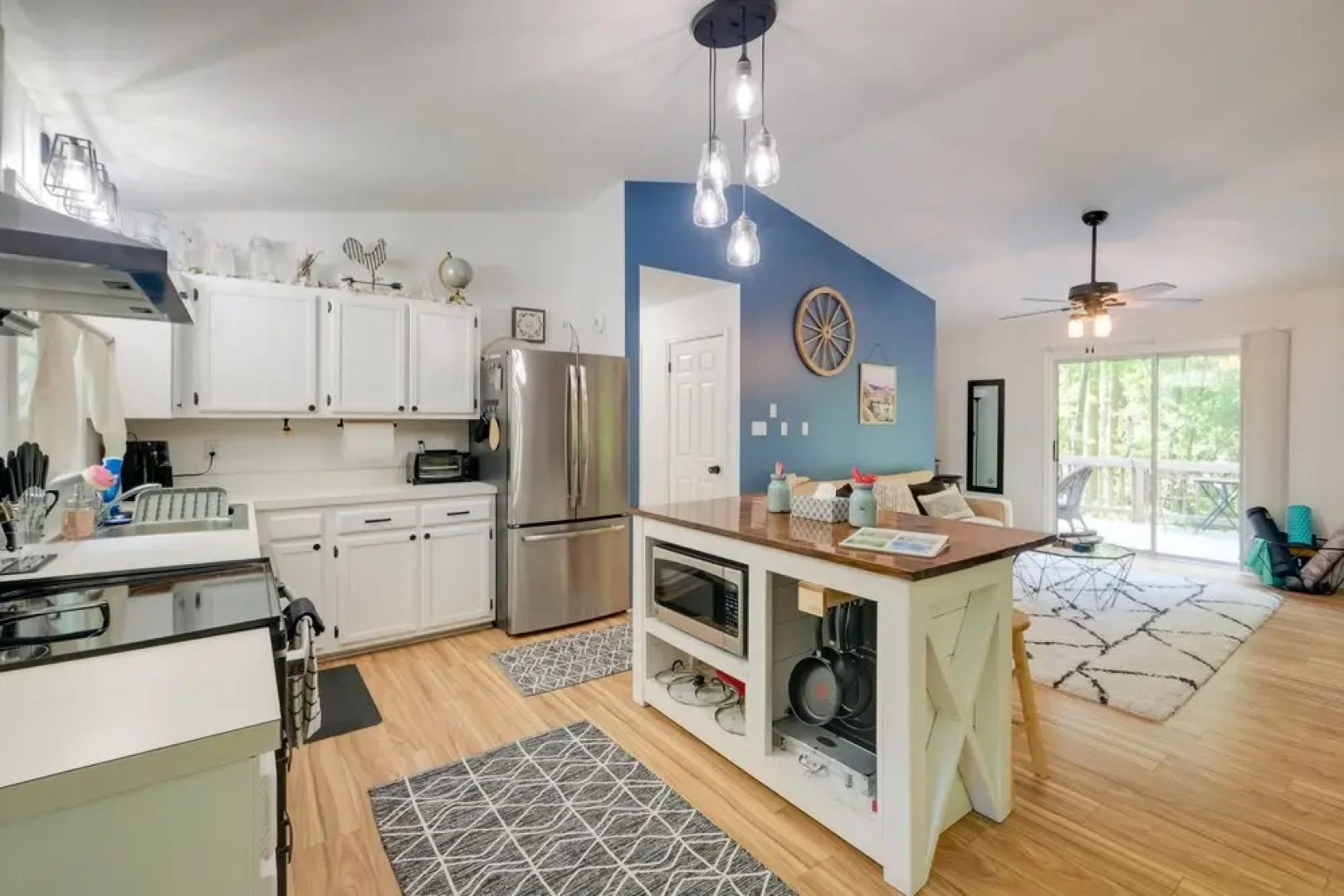 Lakefront Maryland Cabin w/ Fire Pit, Grill & Deck