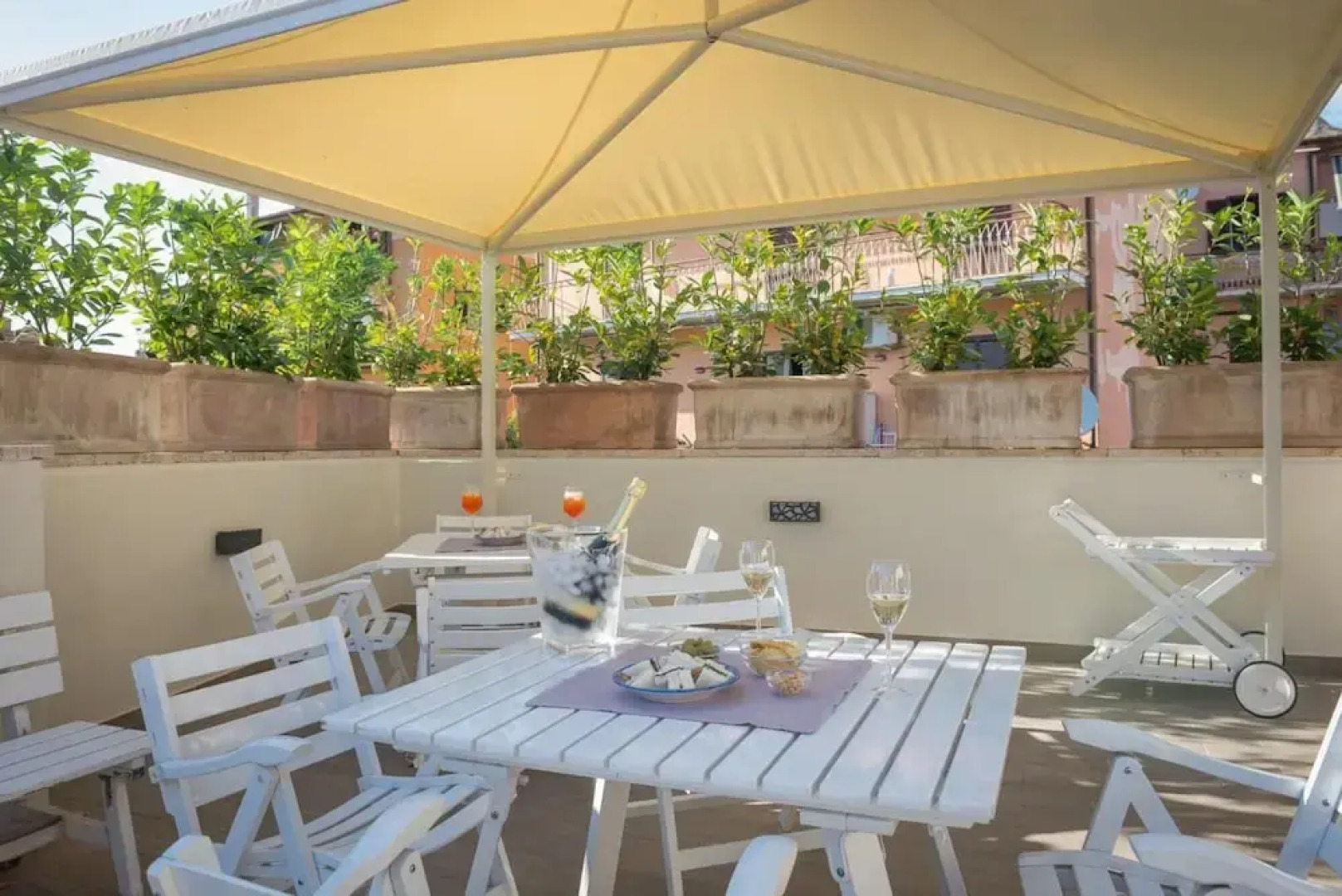 Malì Guest House & Terrace Bar