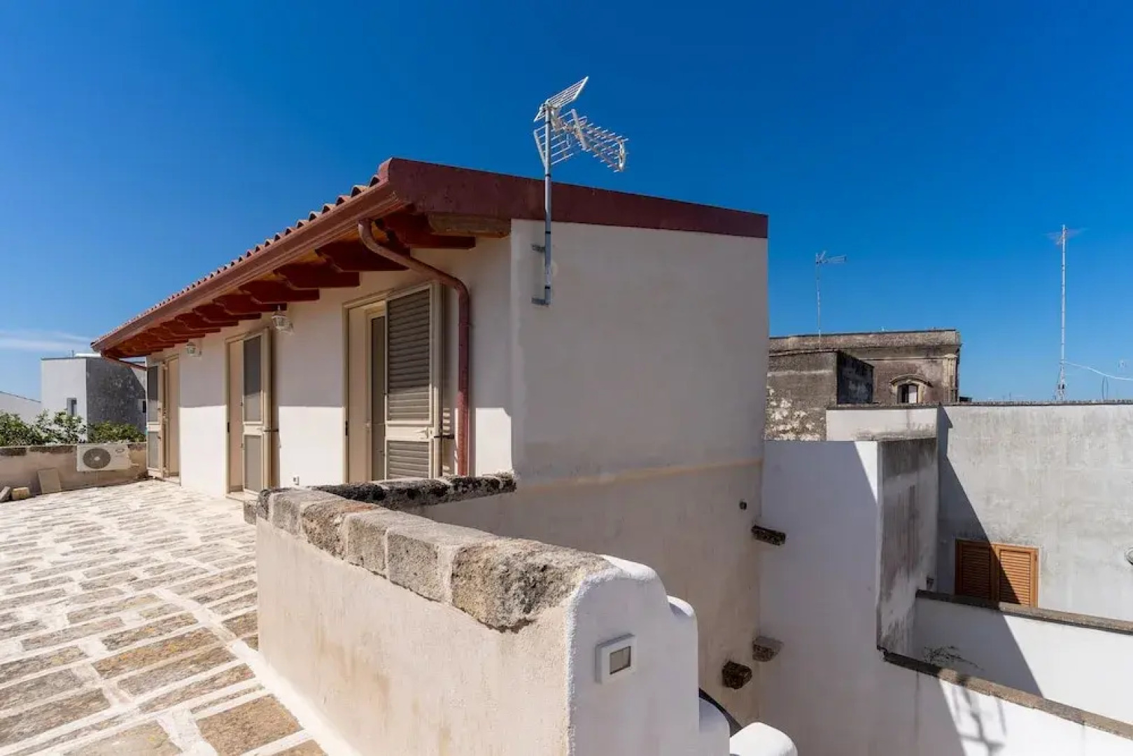 2873 Villa Pussacra by Barbarhouse