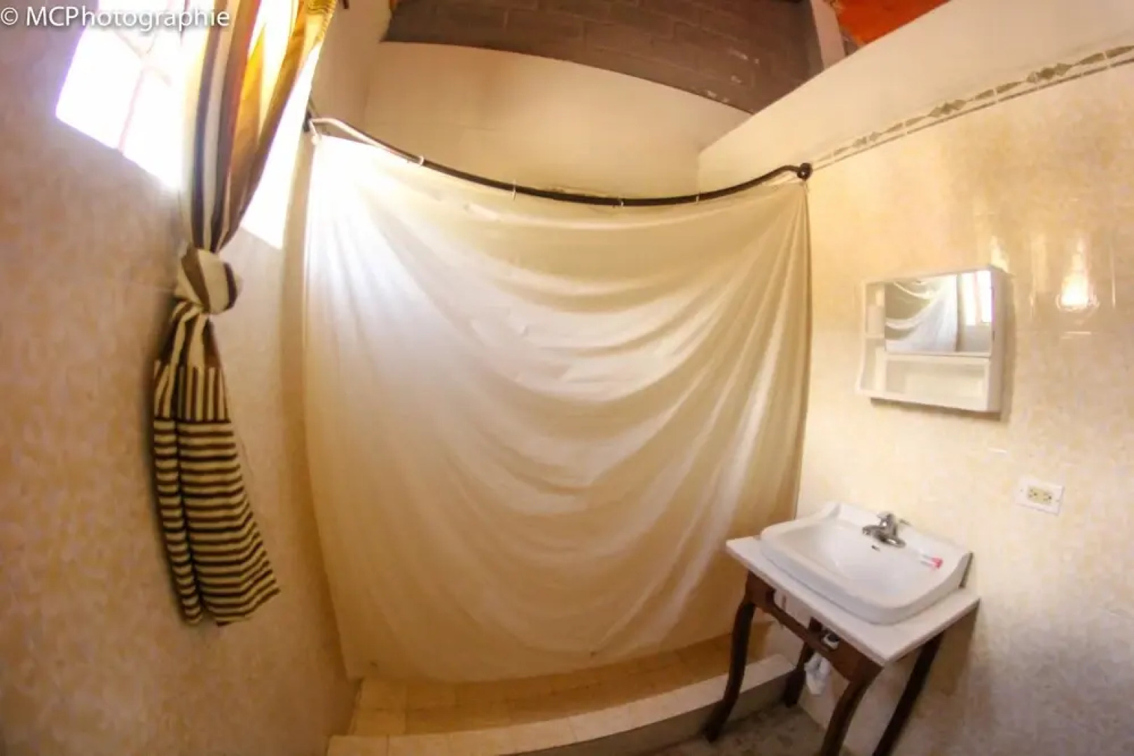 Rollanda Hotel Restaurant