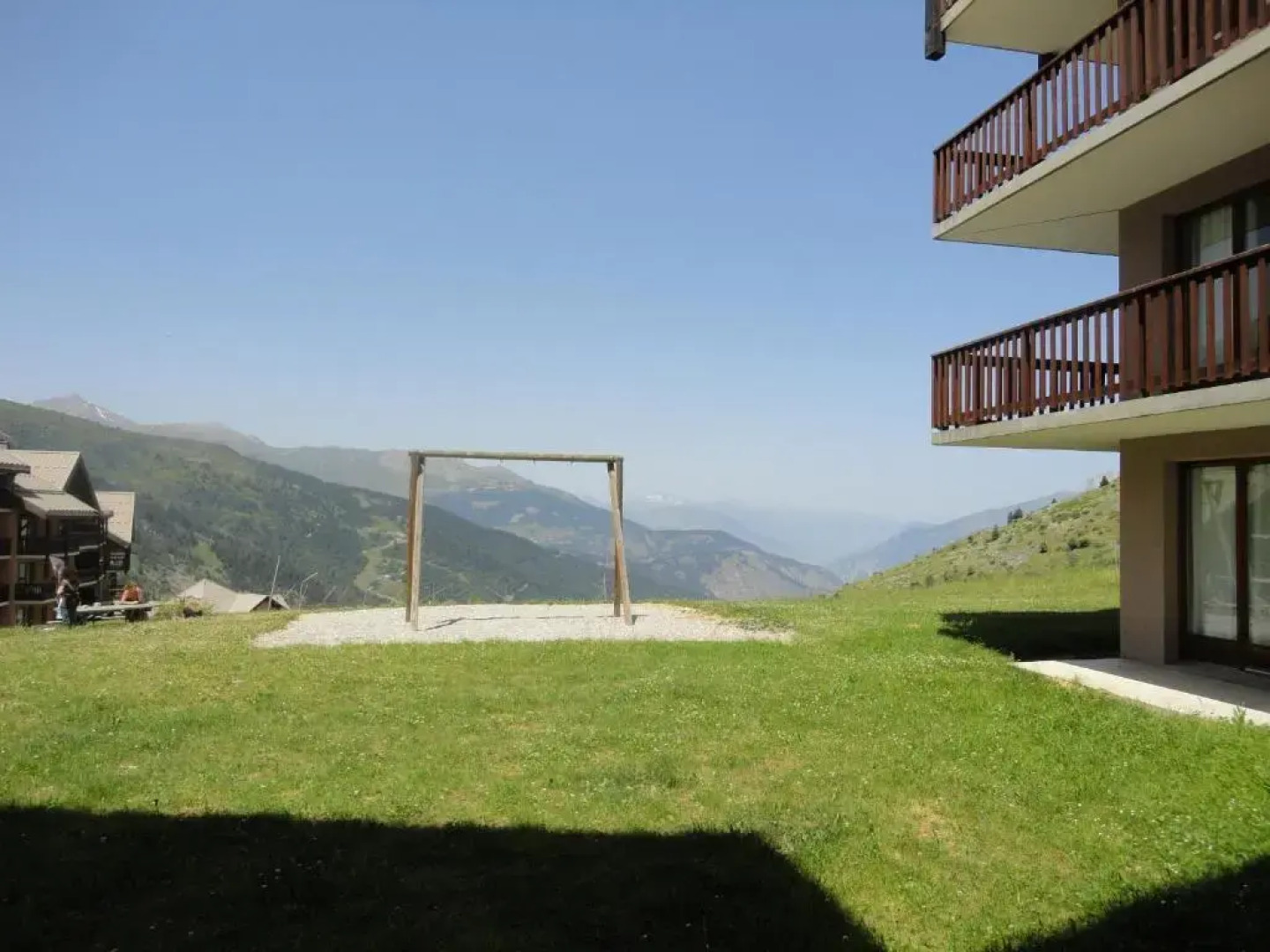 Pied de pistes, résidence 3 étoiles tout confort dont terrasse et piscine