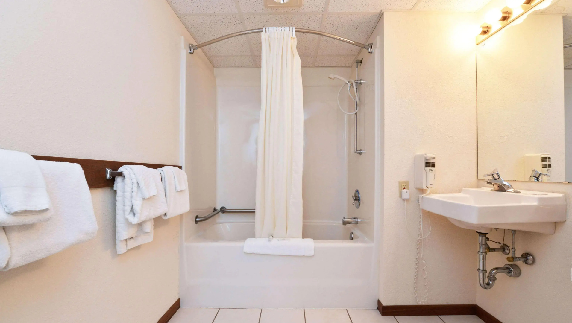 Magnuson Hotel Country Inn