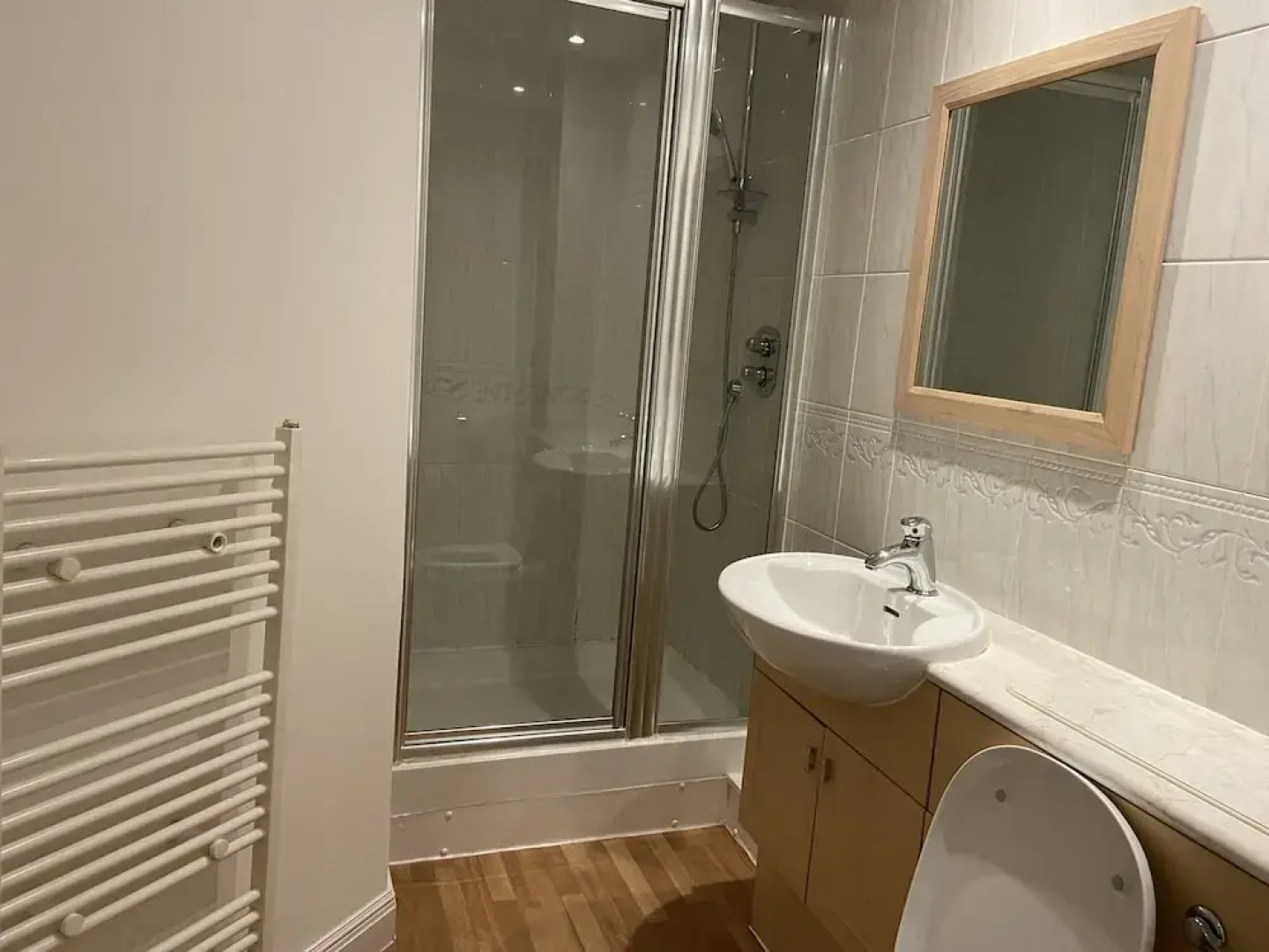 Royal Oak Apartment in Manchester Central Location