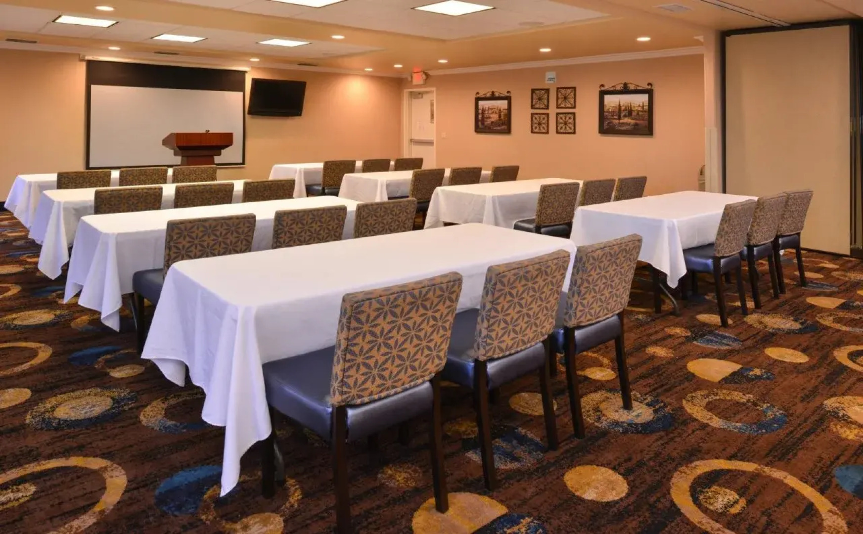 Holiday Inn Express & Suites Lathrop by IHG