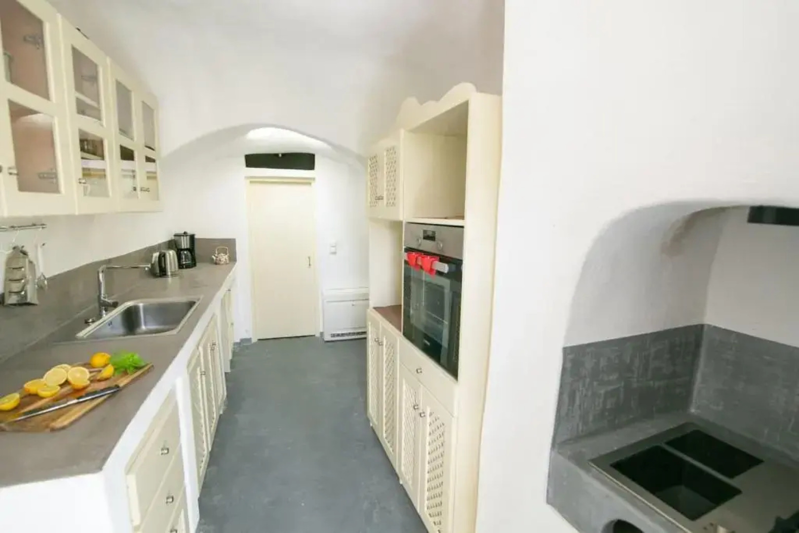 Agrilia secluded cave house