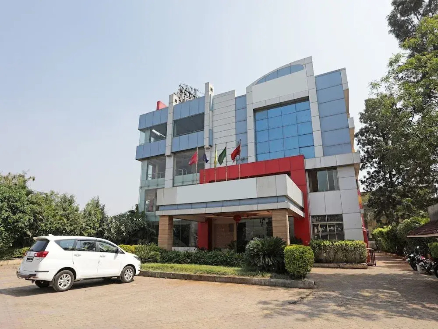 OYO 6401 The Neelam Executive