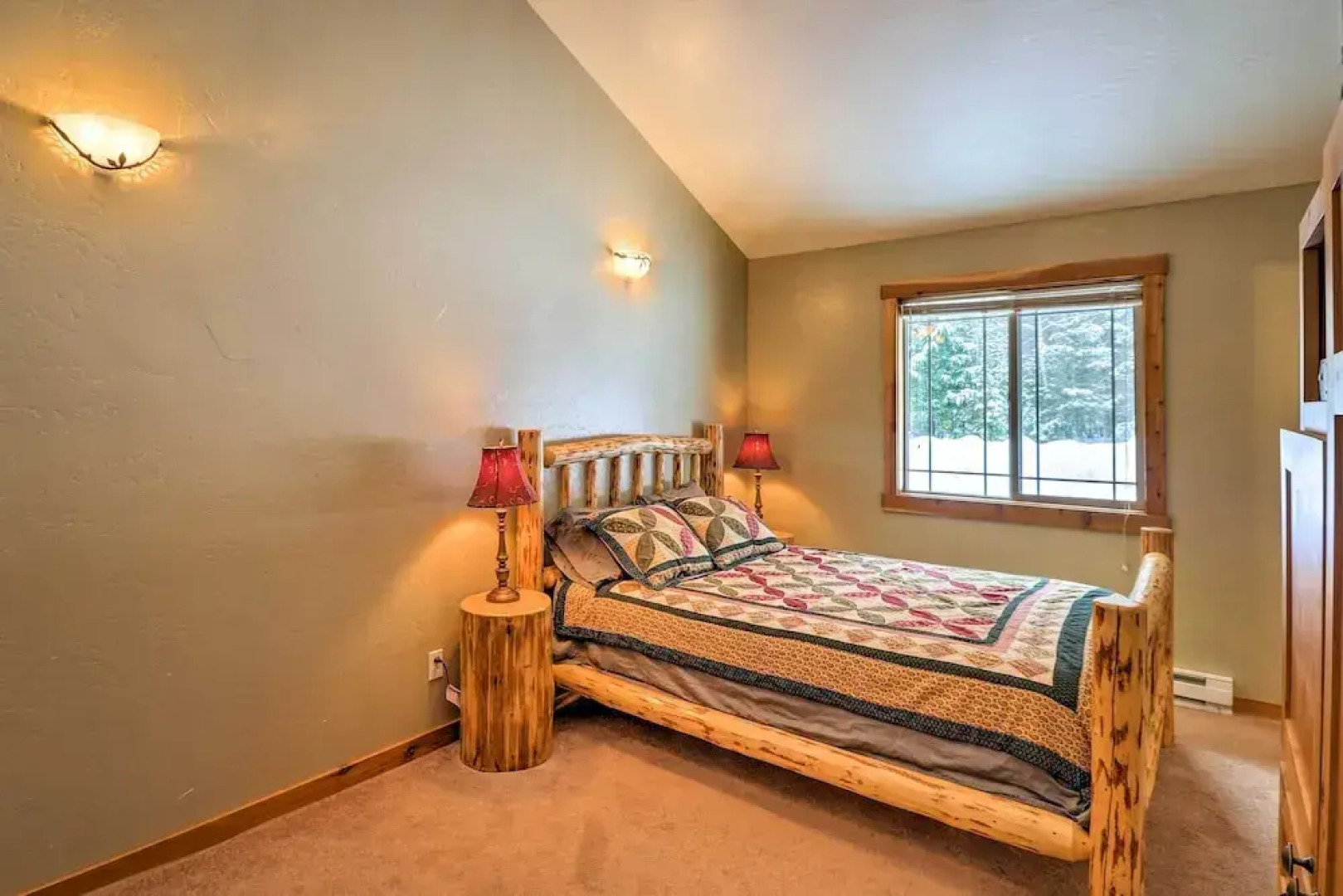 Hungry Horse Cabin: 11 Mi to Glacier National Park