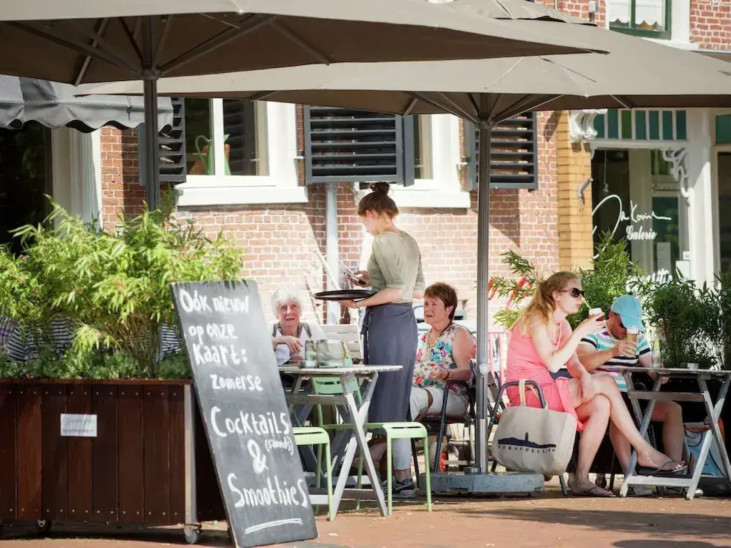 House Boat in Goengahuizen With Sauna