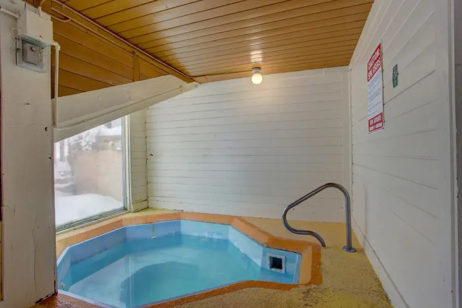 B-101 Buffalo Ridge 2 Bedroom Condo by RedAwning