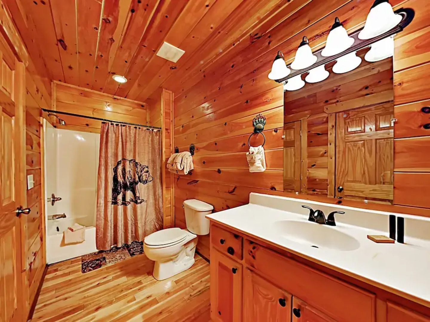 Upper Middle Creek 2 Cabins 6 Bedrooms 6 Bathrooms Cabin