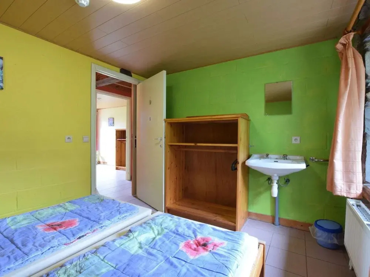 Quaint Cottage In Petite Langlire With Jacuzzi