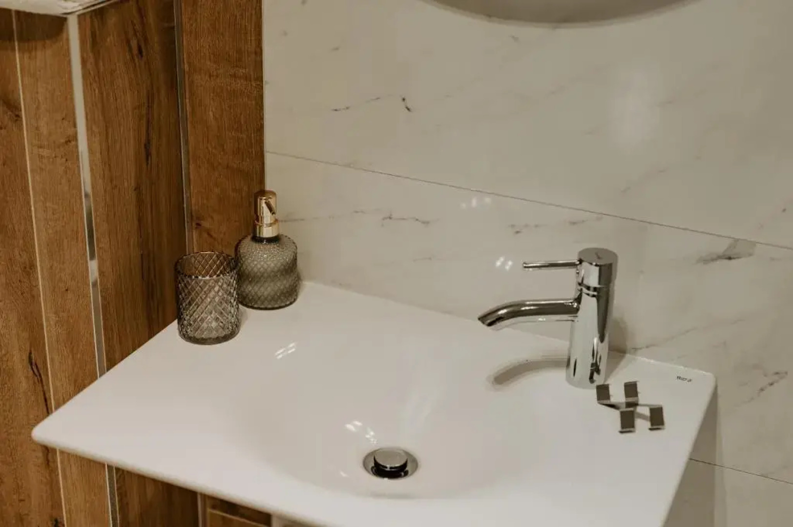 Apartamenty i Pokoje InforesPark