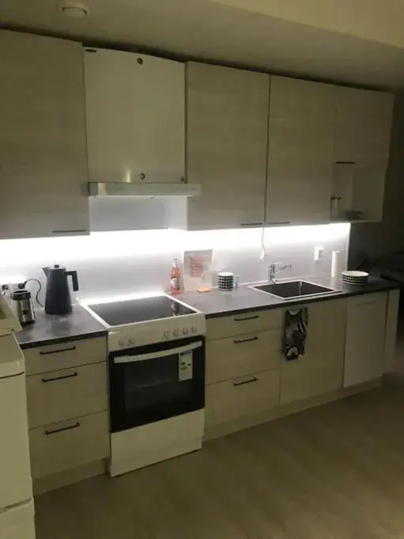 Valoisa avara yksiö loistavalla sijannilla