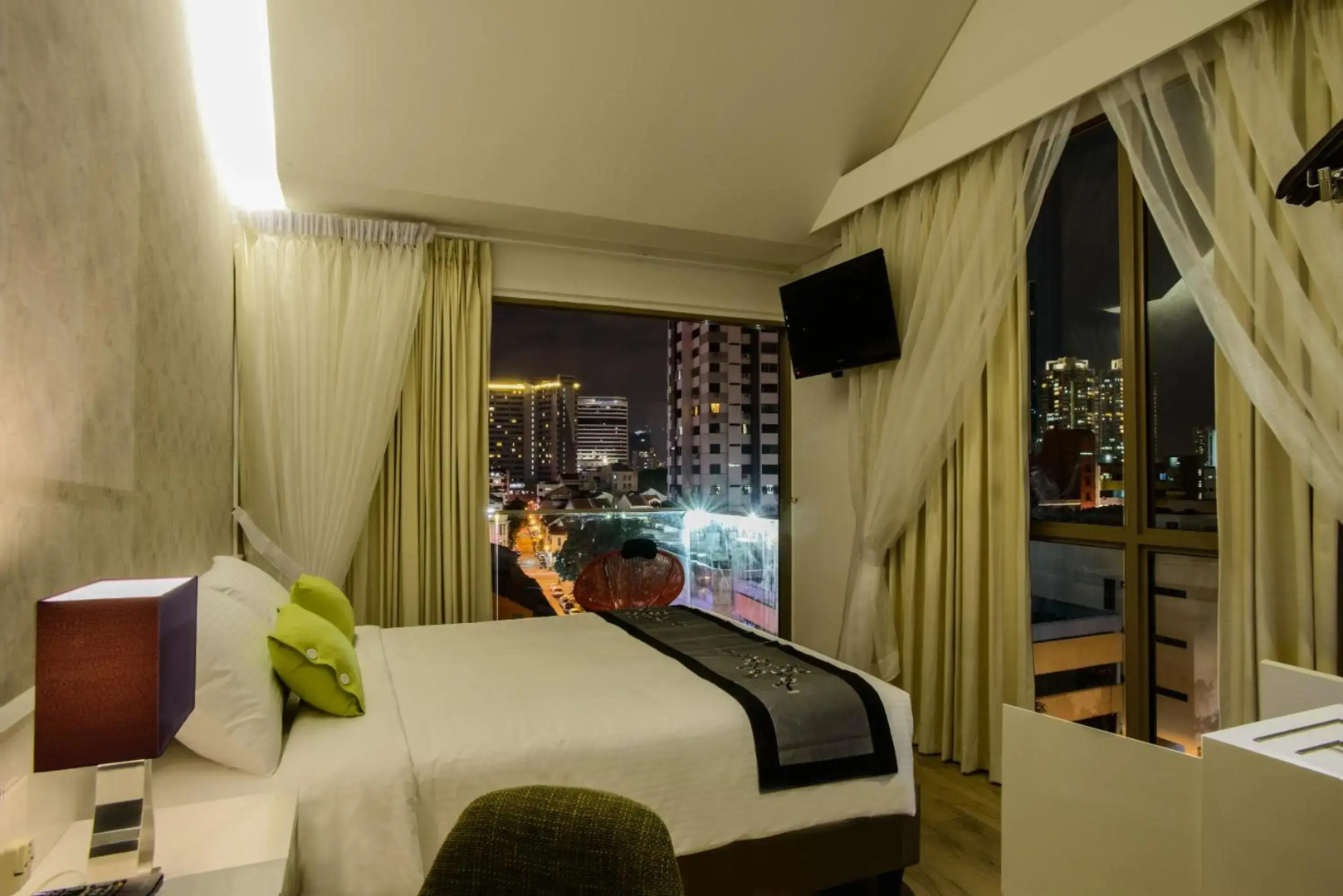 J8 Hotel