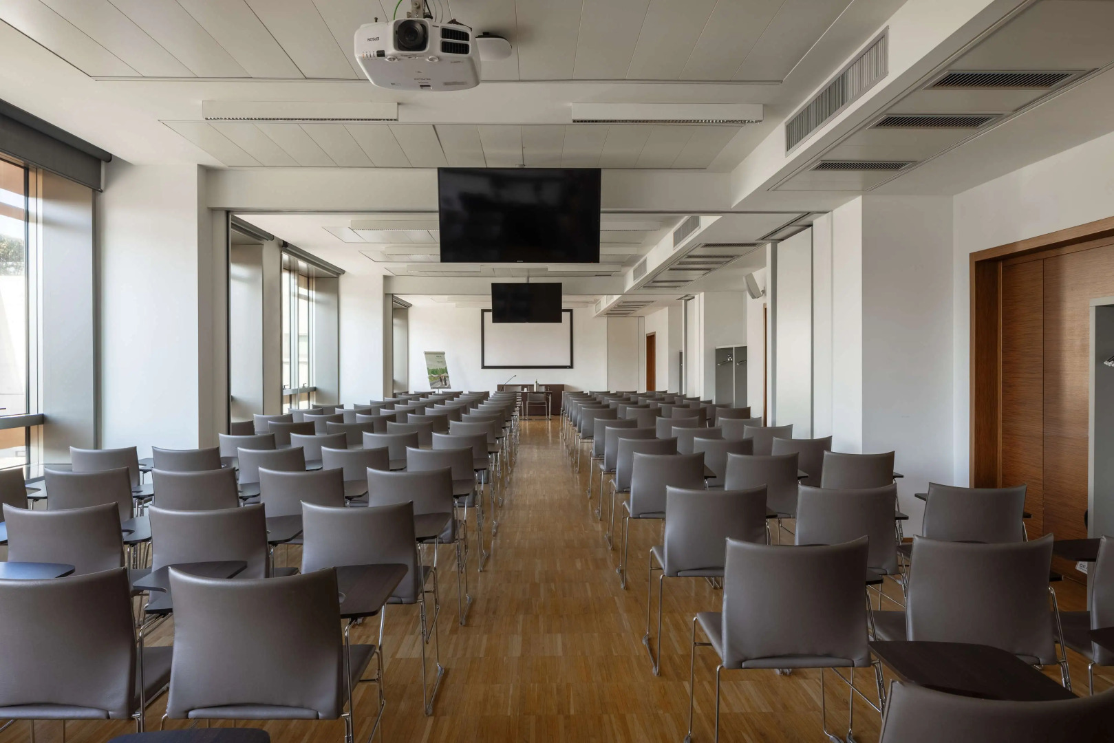 Отель Unahotels San Vitale Bologna