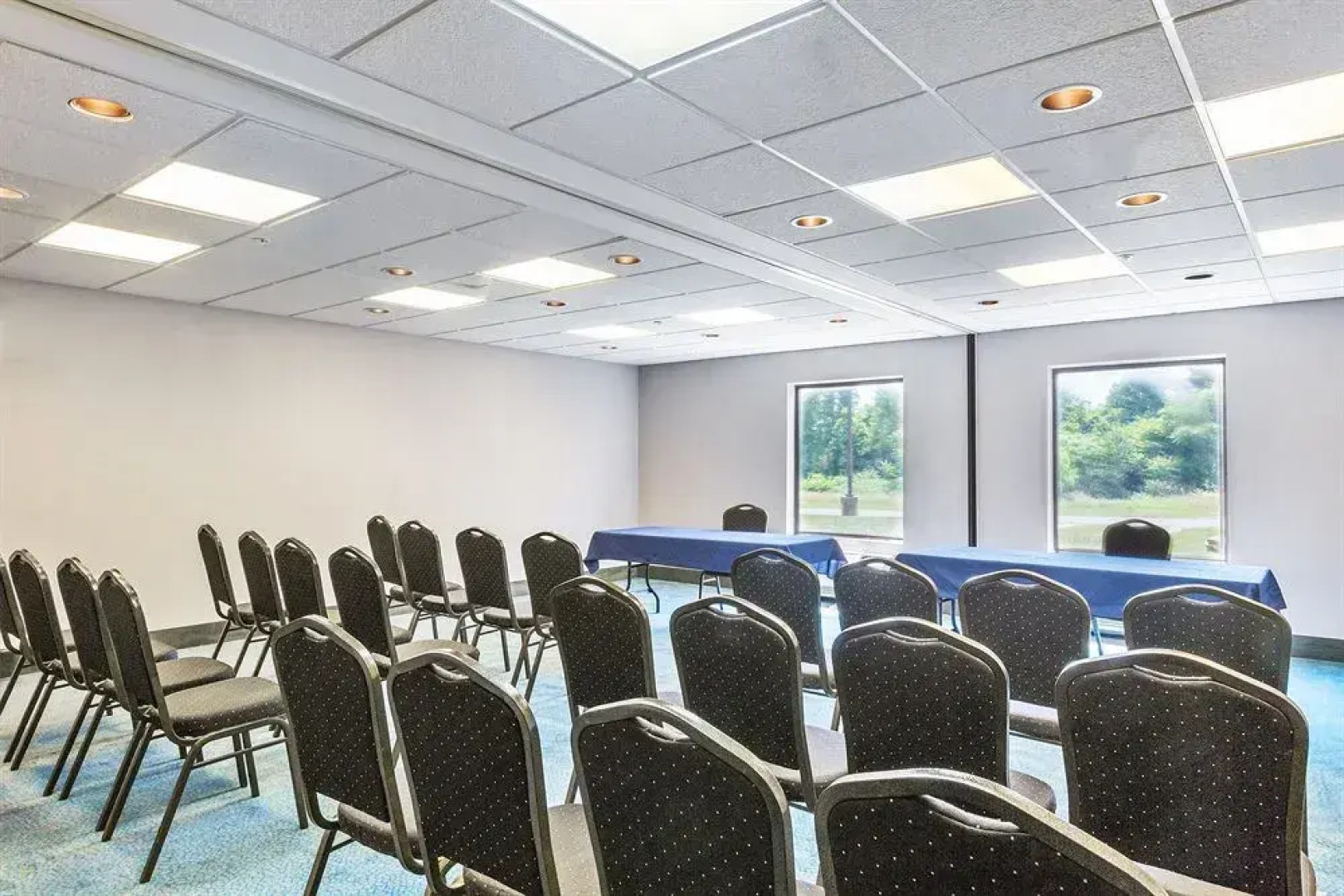 Holiday Inn Express Hotel & Suites Mt. Holly, An Ihg Hotel