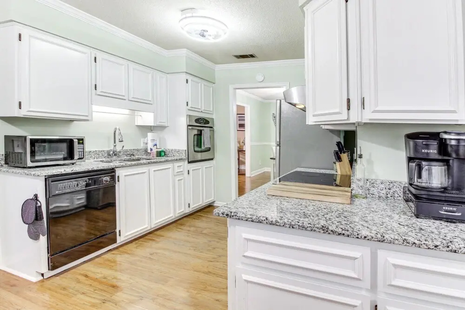 Single-Story Savannah Home W/ Private Backyard!