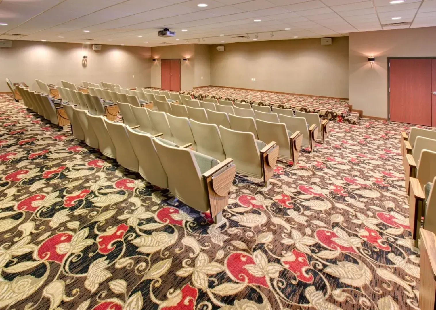 Crowne Plaza Milwaukee Airport by IHG