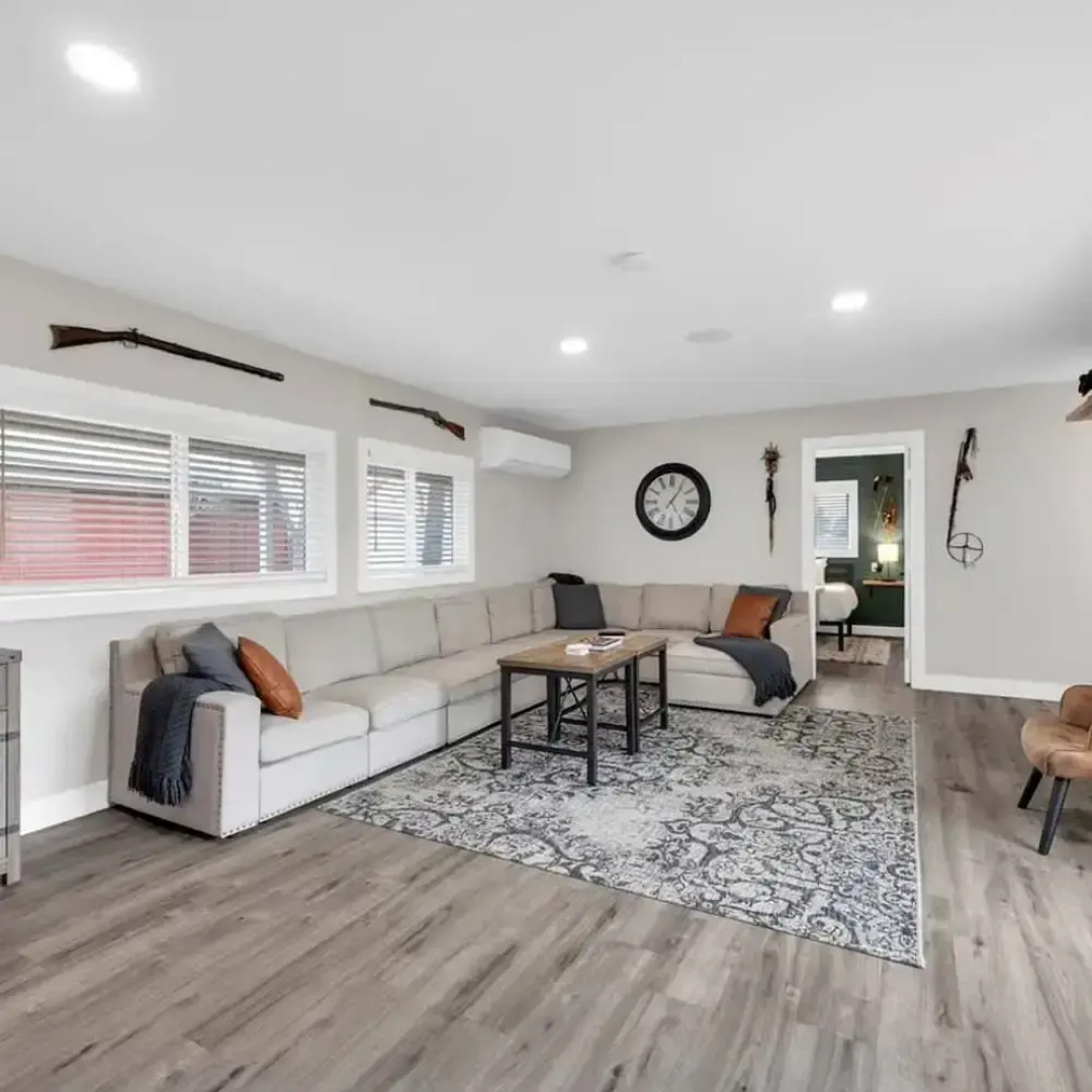 Spacious 4BR Home Near Grand Canyon Sleeps 10