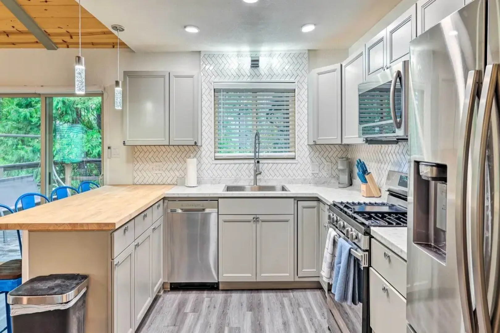 Idyllic Cabin w/ Fire Pit, 1 Mi to Mi-wuk Village!