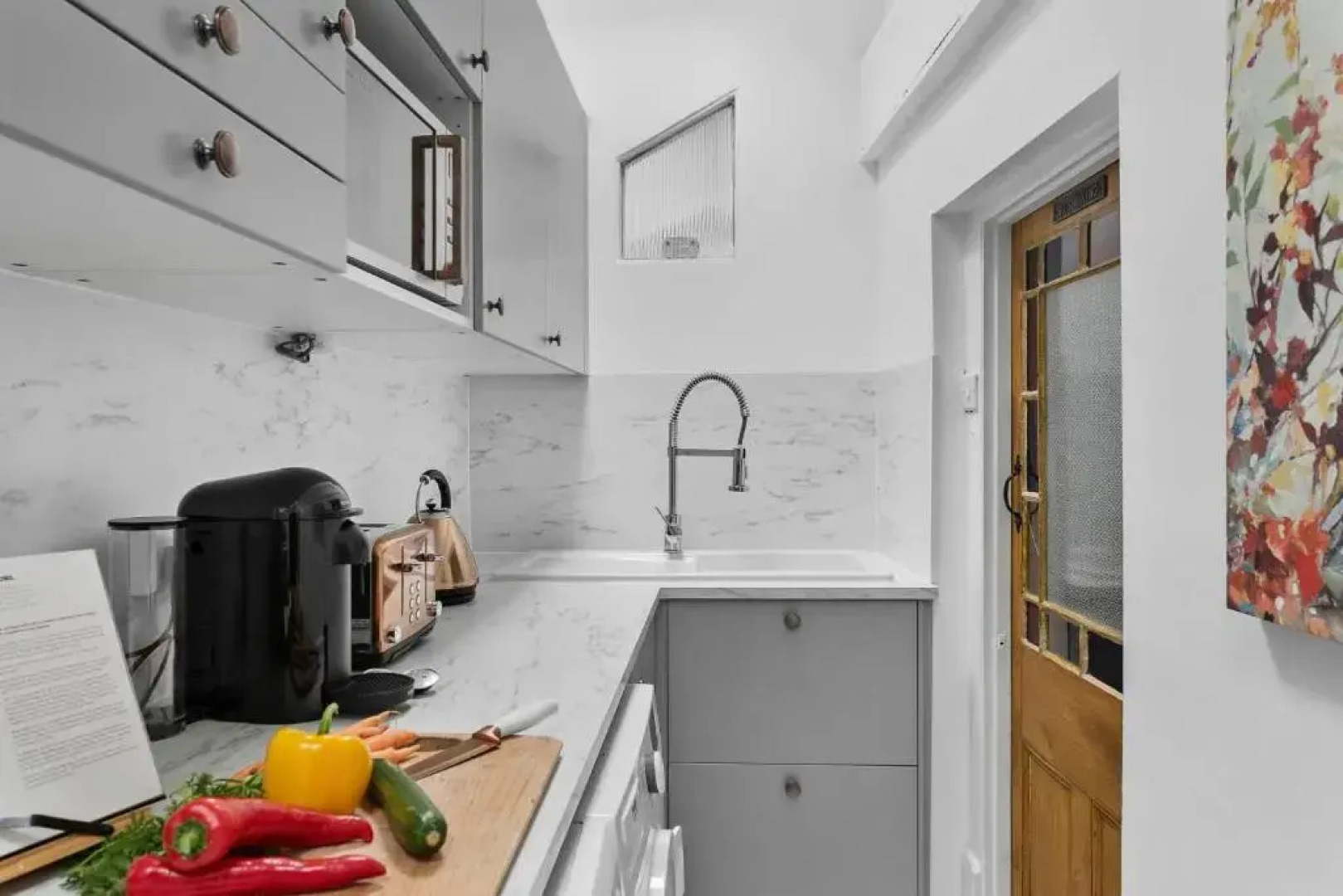 Fourways - Stylish 3-storey Townhouse With Gardens