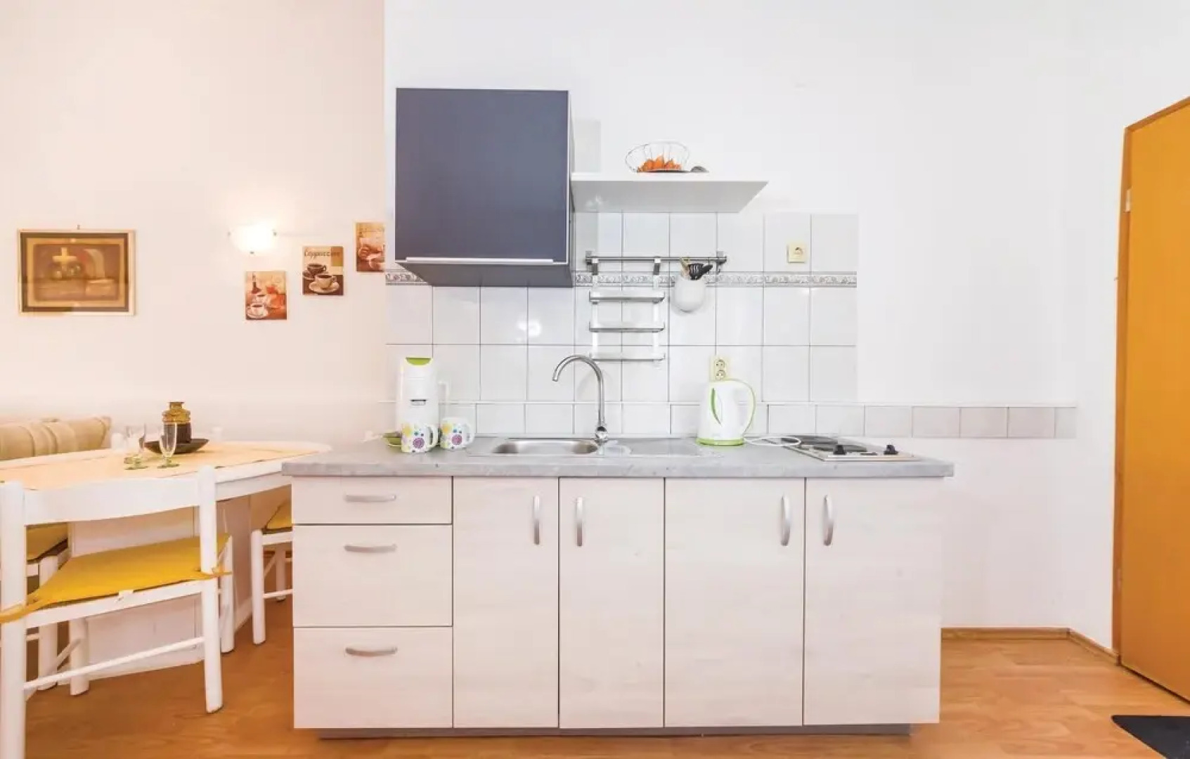 Nice Home in Ljubac with WiFi, 6 Bedrooms & Hot Tub