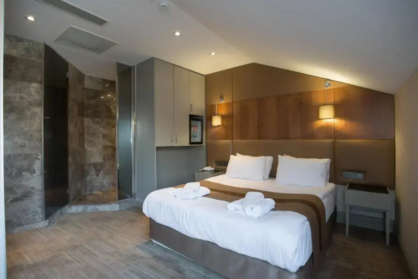 GK Regency Suites