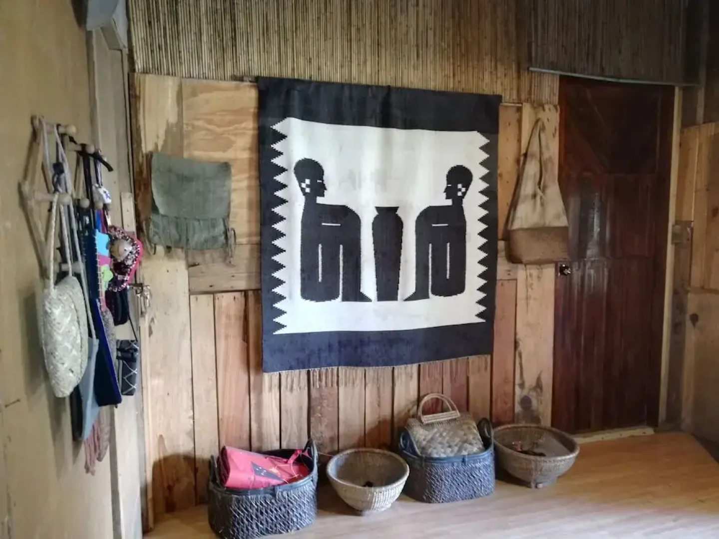 Tribuhaus Backpackers Inn