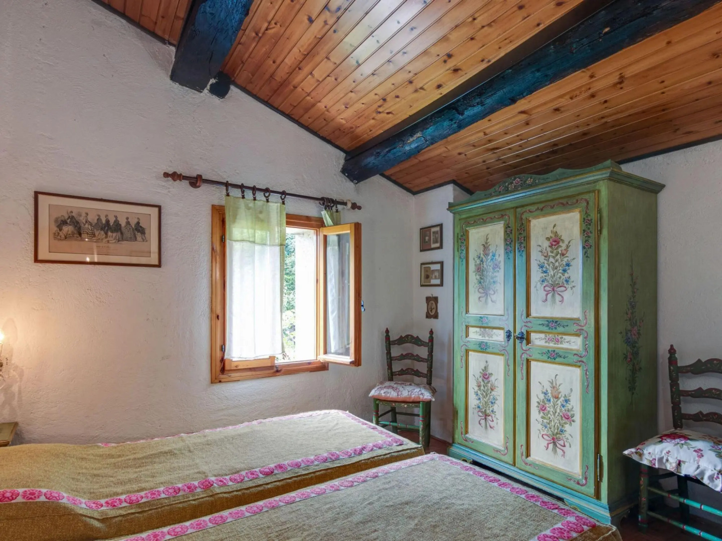 Cozy Detached House, Wide Garden, Wifi