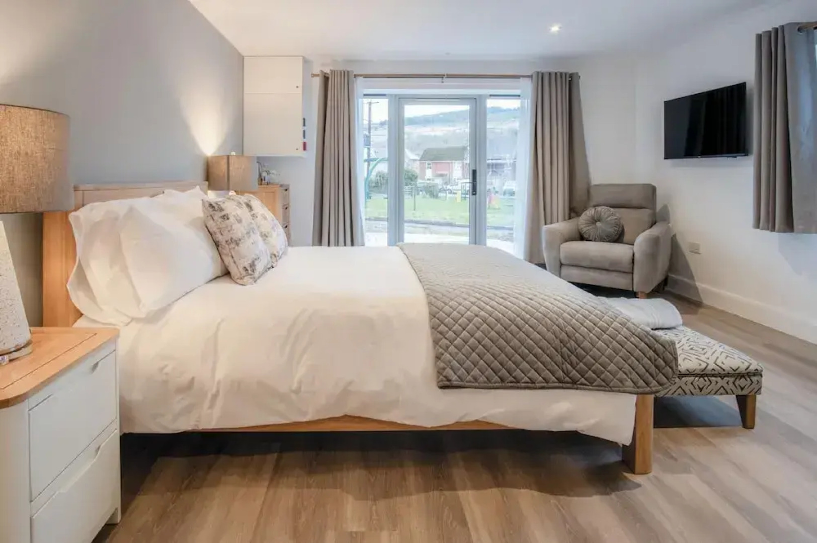 Suite 2 - Sleeping Giant Hotel - PEN Y CAE Inn