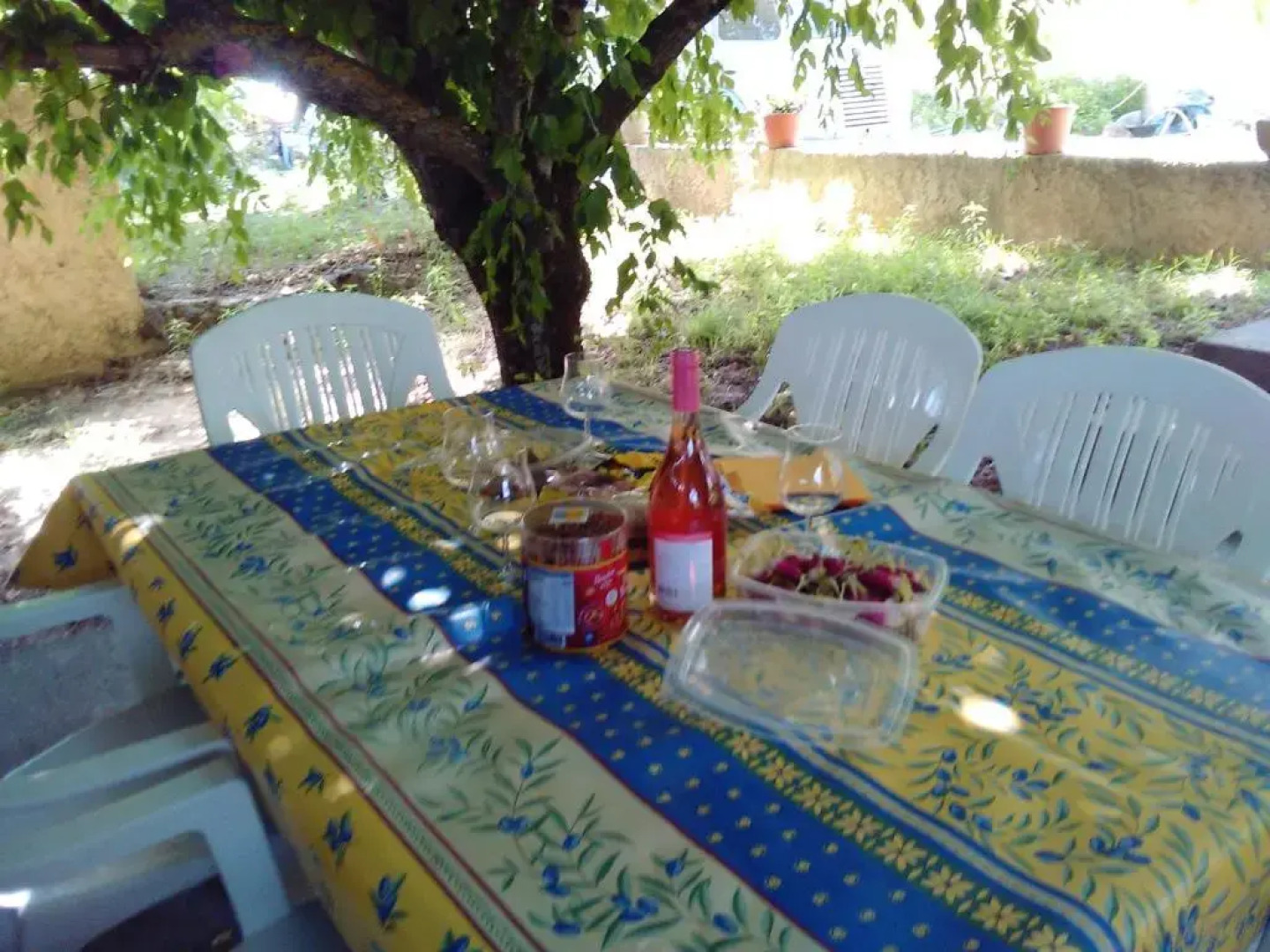 Villa de 2 chambres avec piscine privee jardin et wifi a Mormoiron