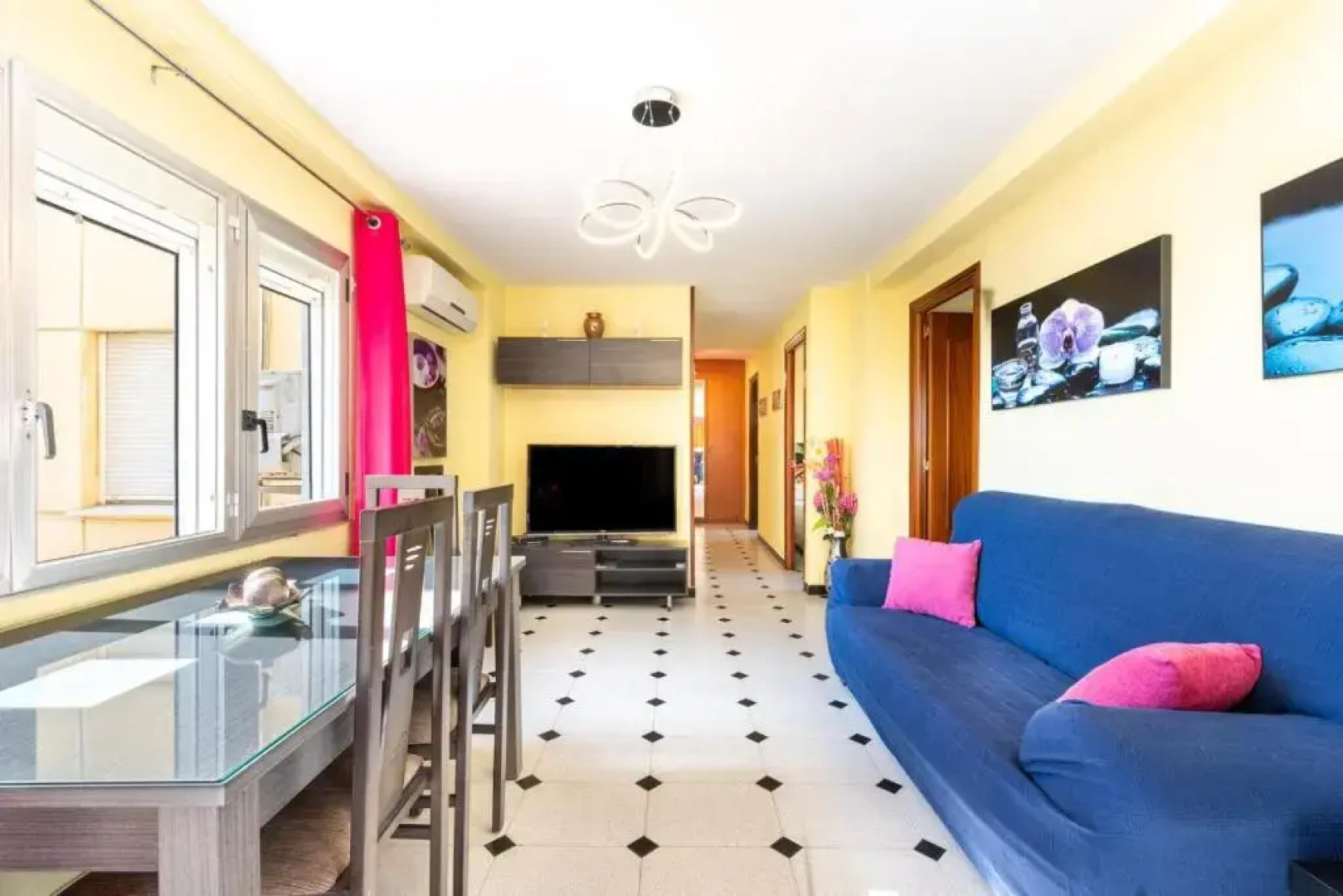 Valparaiso Apartment 50 mts from Beach, pools, sea views, tenis, terrace