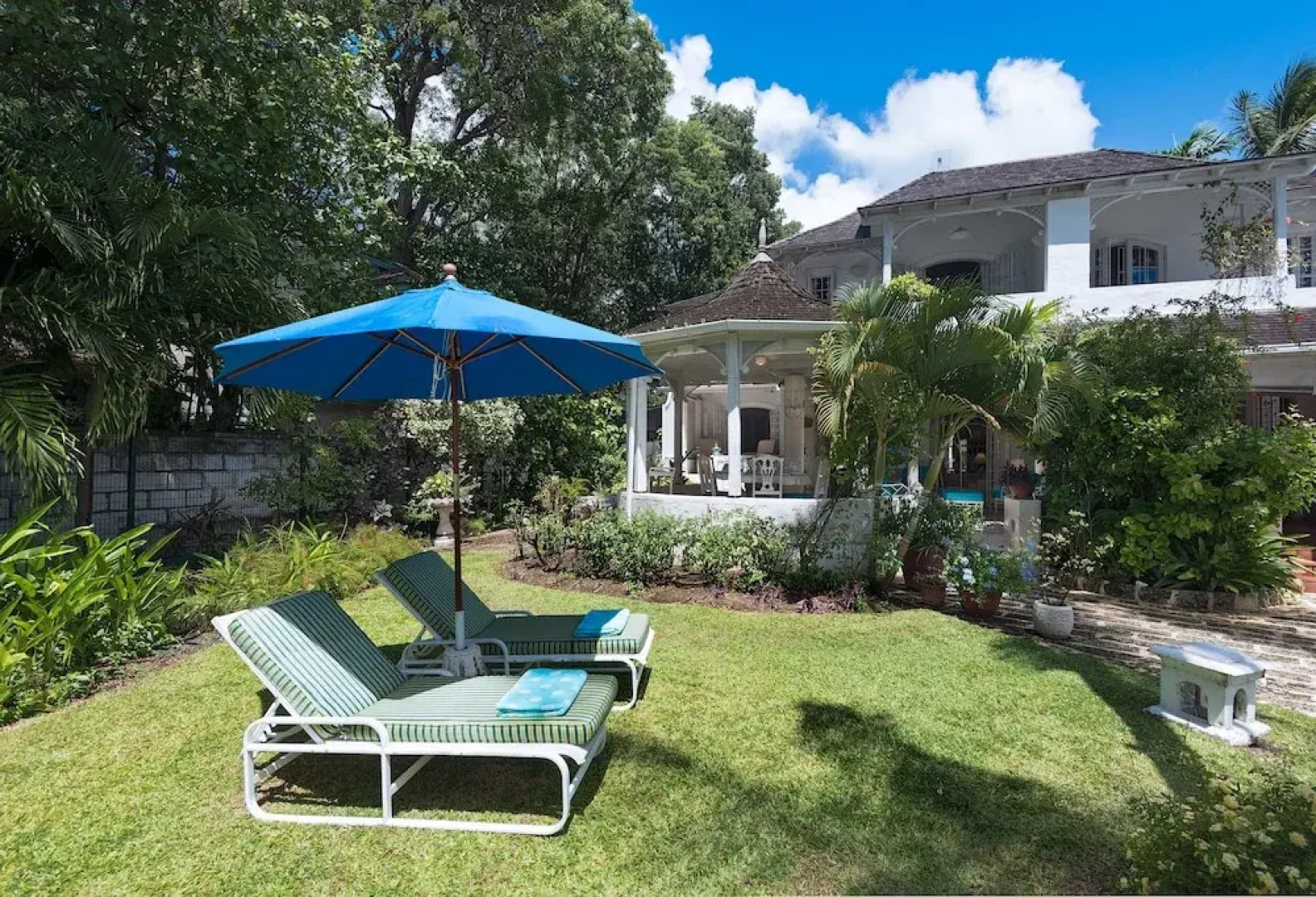 Emerald Beach 1 Solandra by Altman