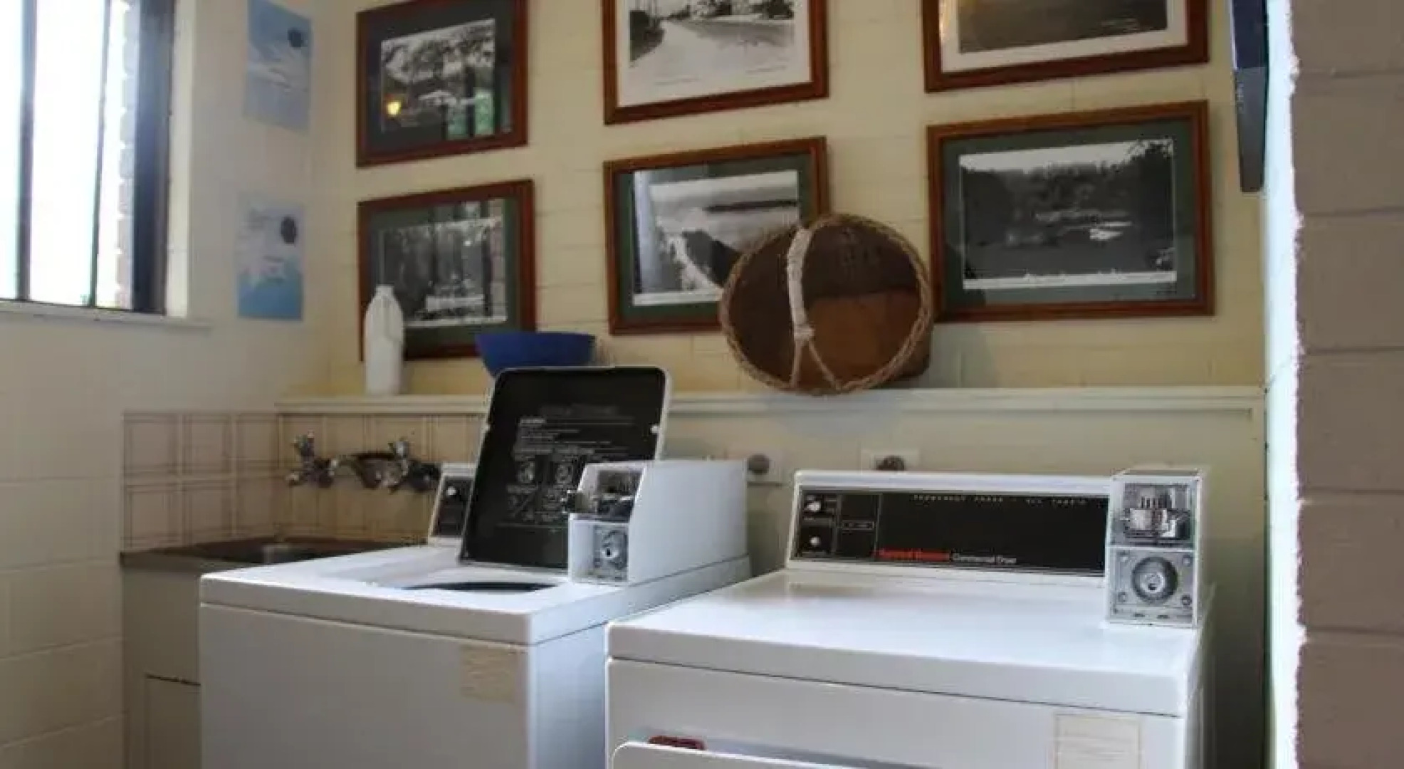 Lakes Waterfront Motel and Cottages