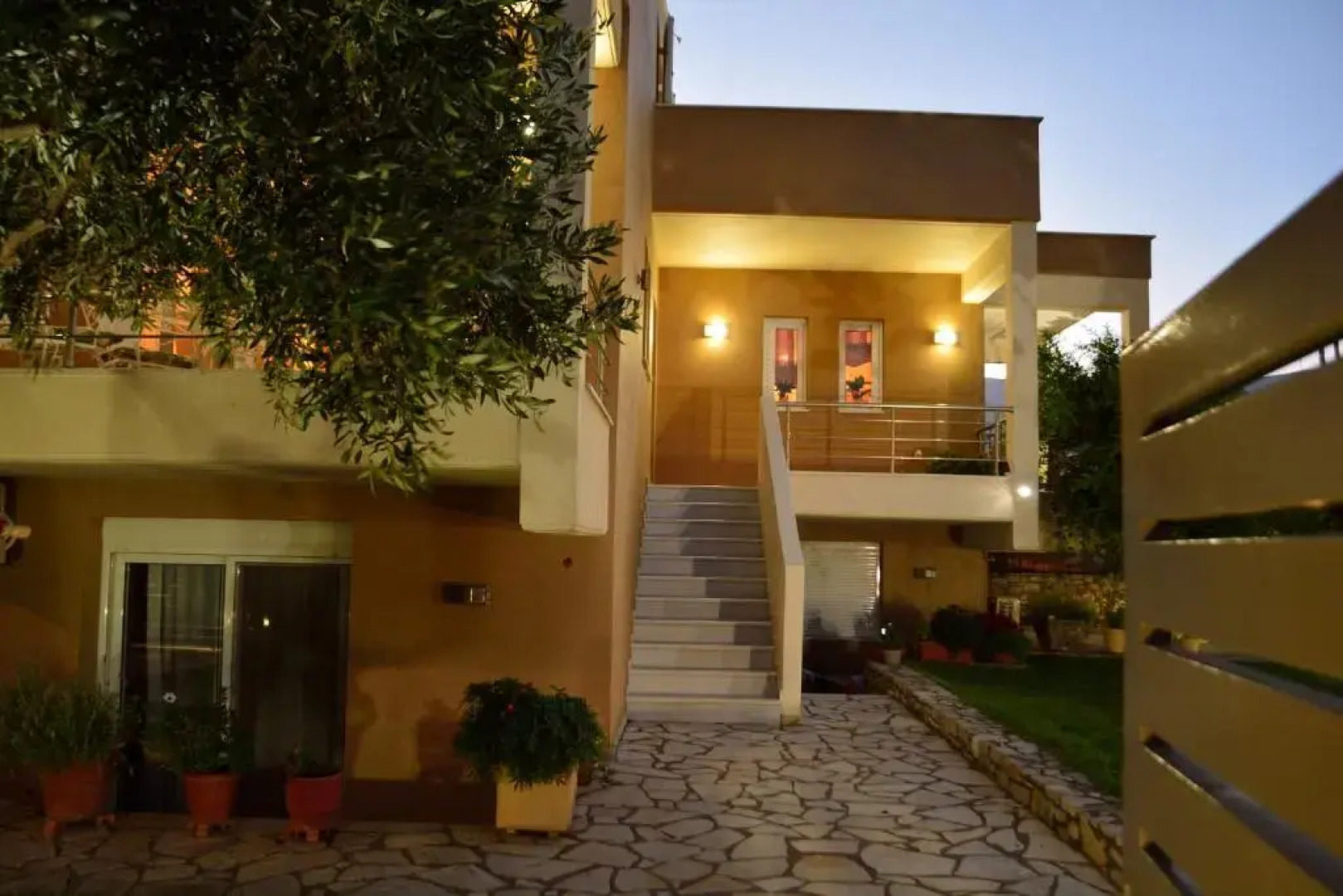 Fou's luxury apartment