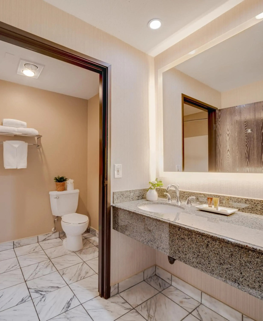 Ayres Hotel Corona – Riverside