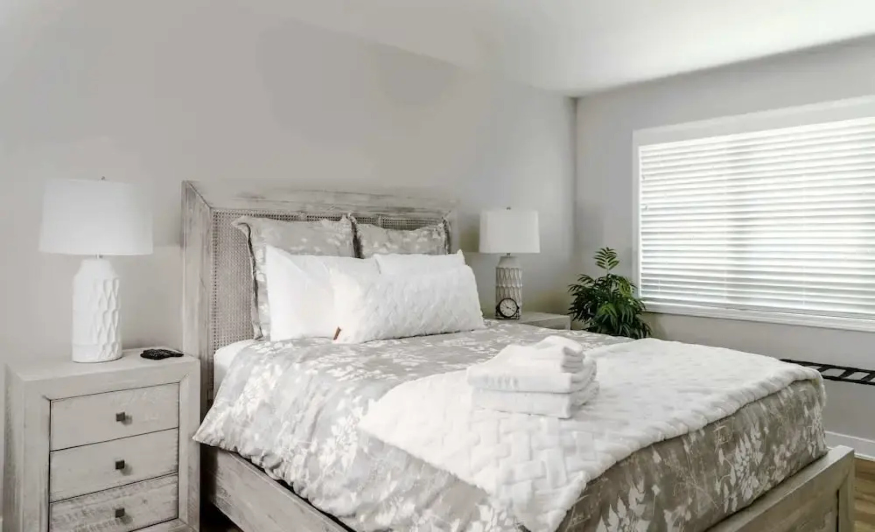 Tranquil Family Retreat - for 10!