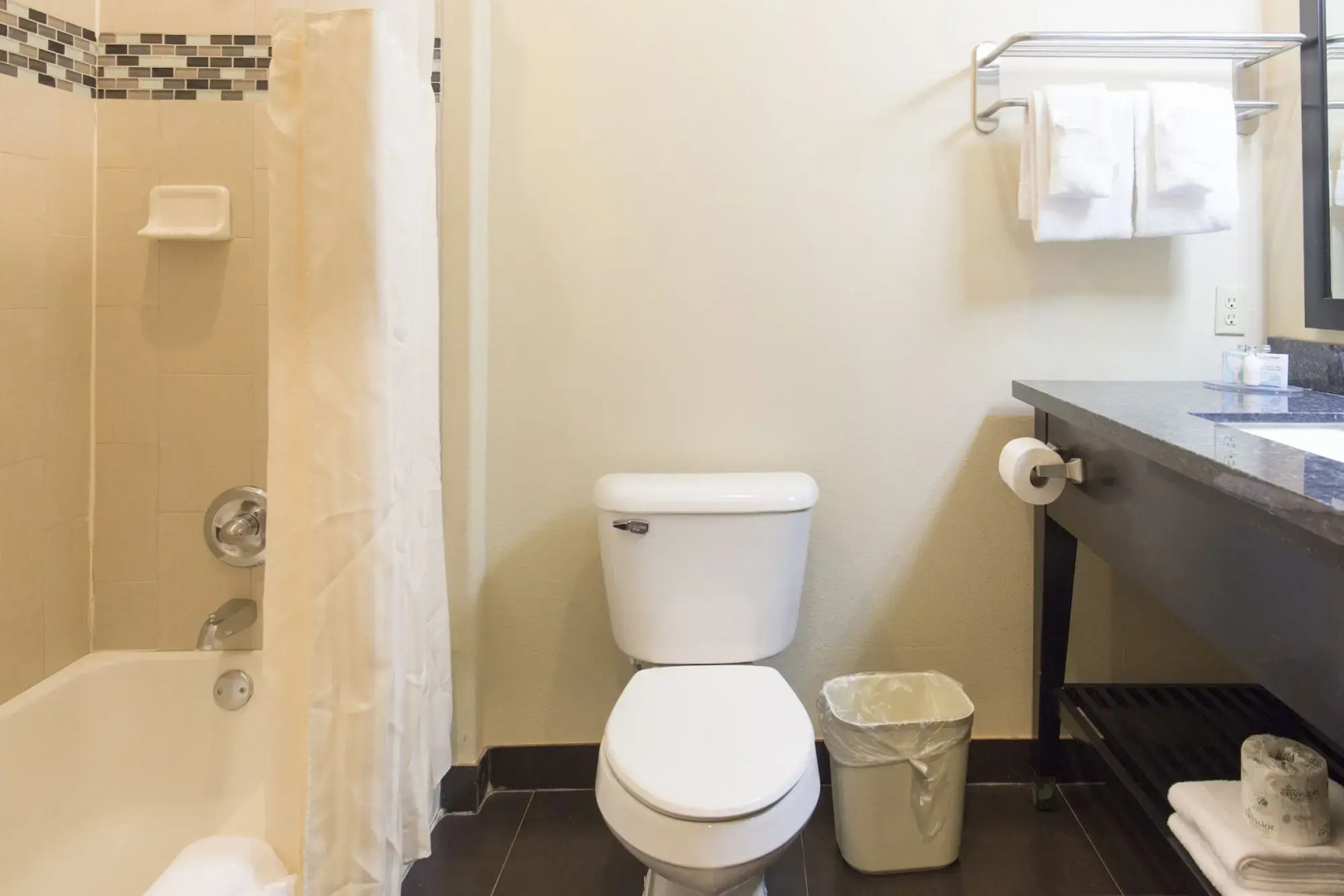 Red River Inn And Suites