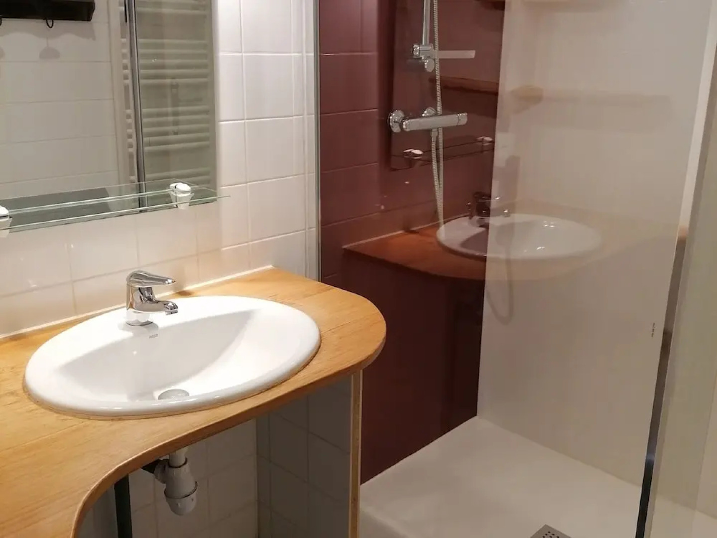 Pleasant Holiday Home in Isigny-le-buat With Garden