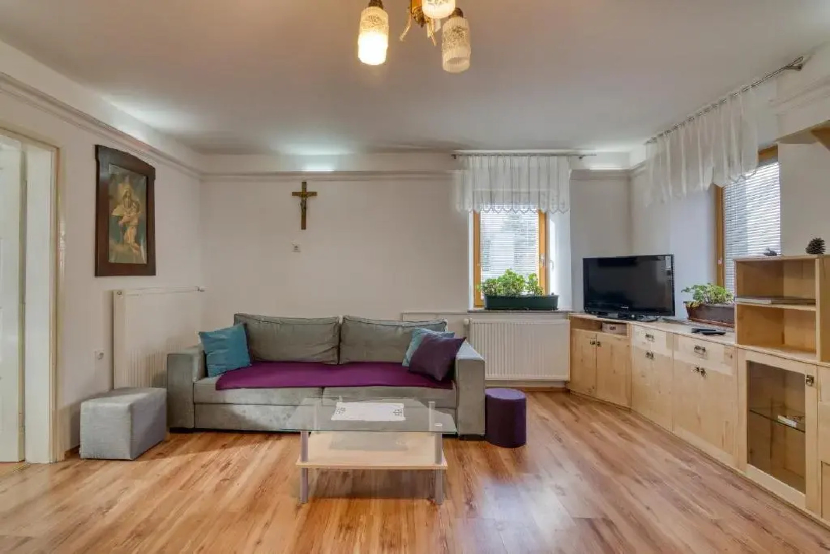 Farmhouse Blackberry Pool Wellness