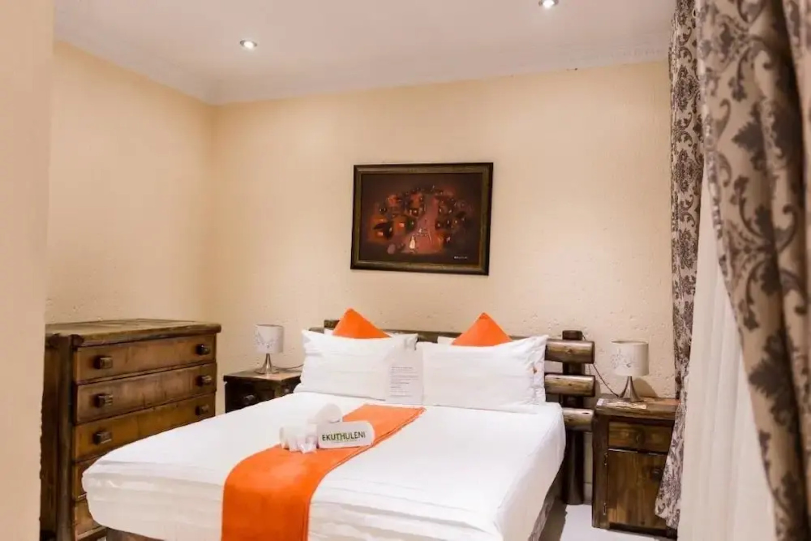 Ekuthuleni Guest House - Soweto