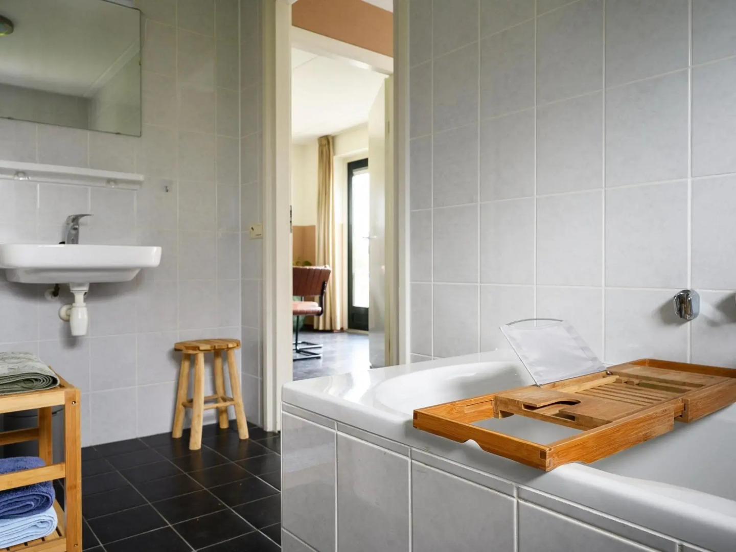 Stylish holiday home in Groningen with jetty