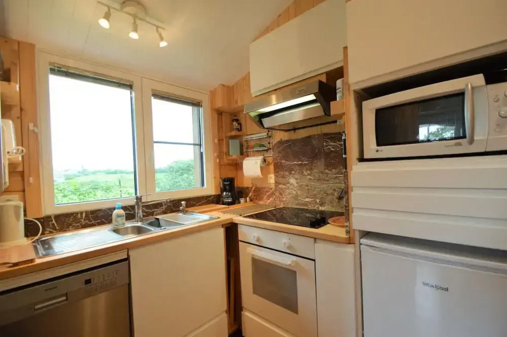 Pleasant Chalet in Anhee in a Charming Area