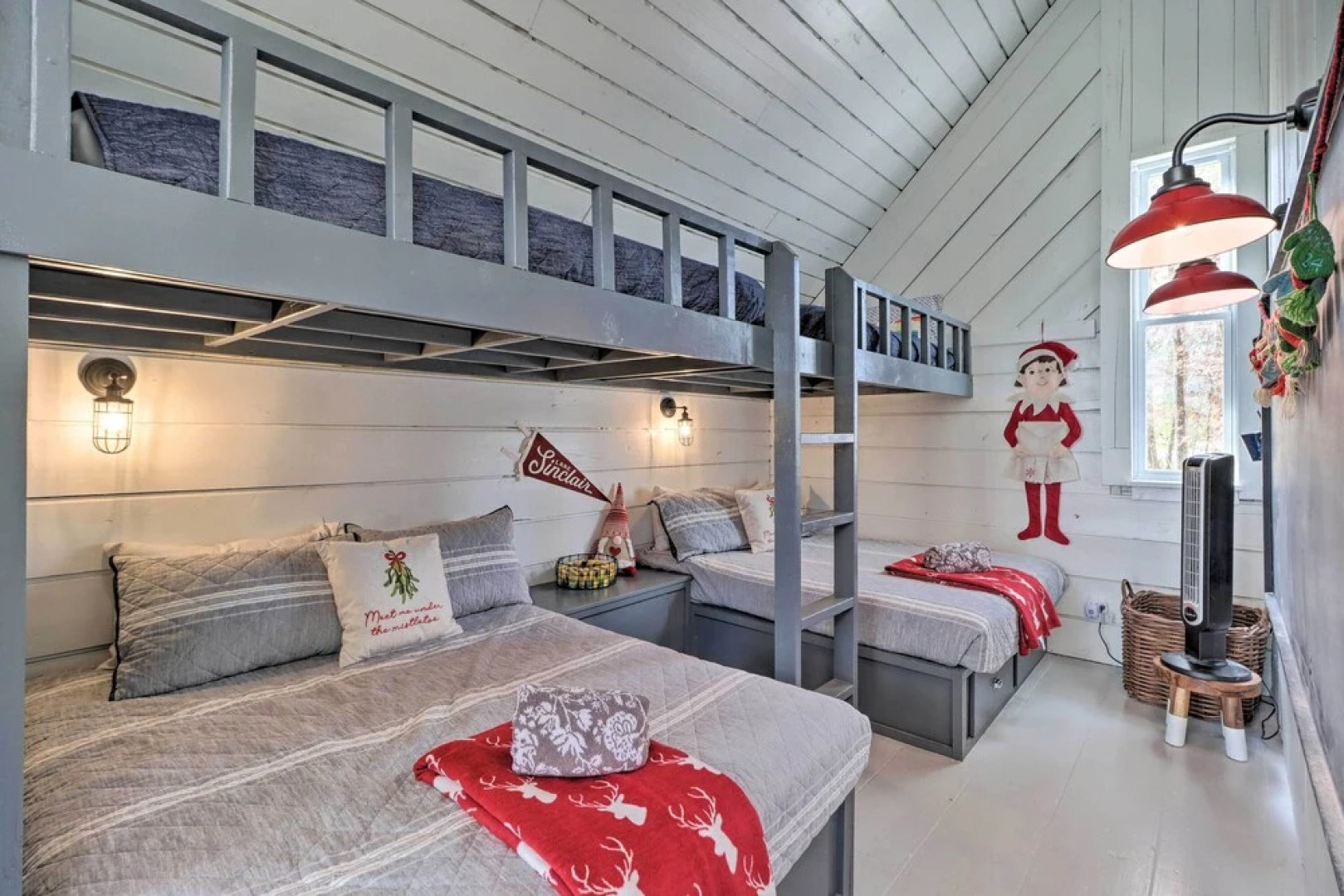 'the Chalet on Sinclair' w/ Private Dock & Kayaks!