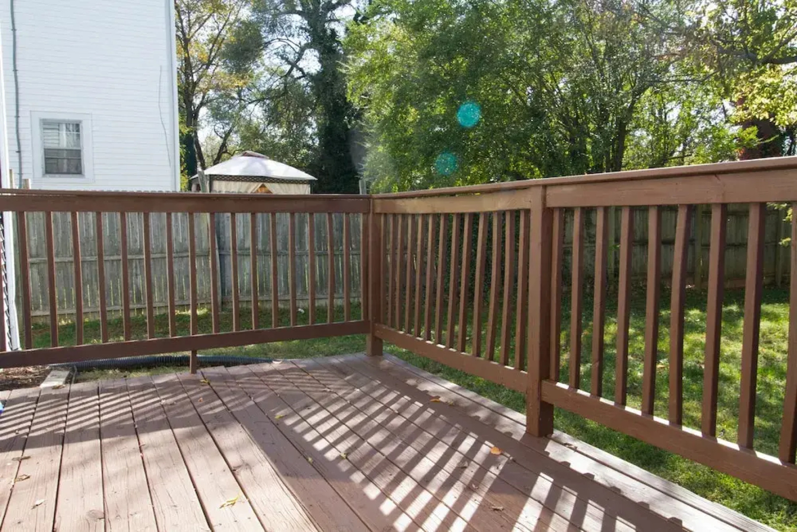 Fully Furnished 4-bedroom Located on a Quiet Block