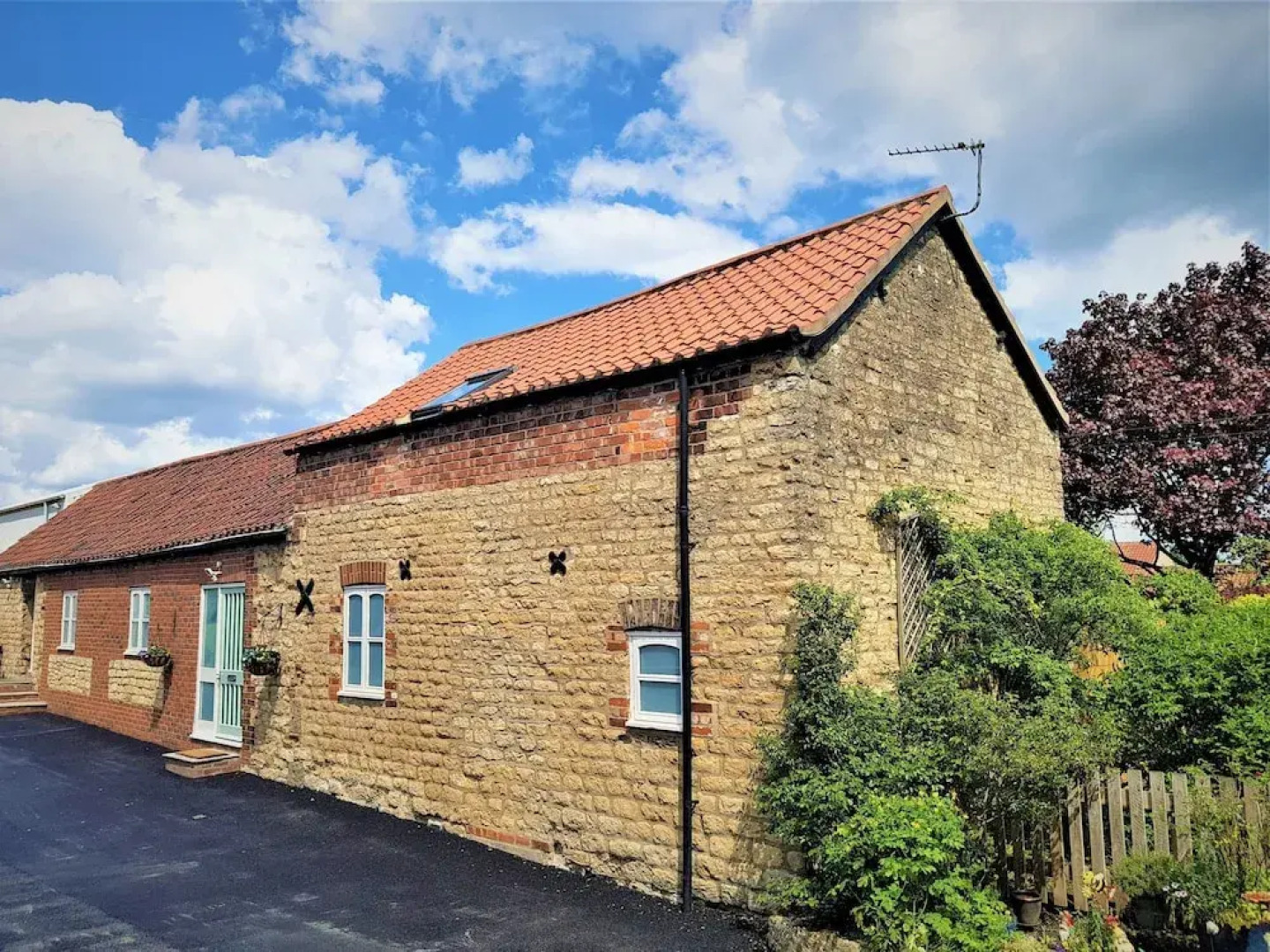 The Old Granary - Holiday Cottage