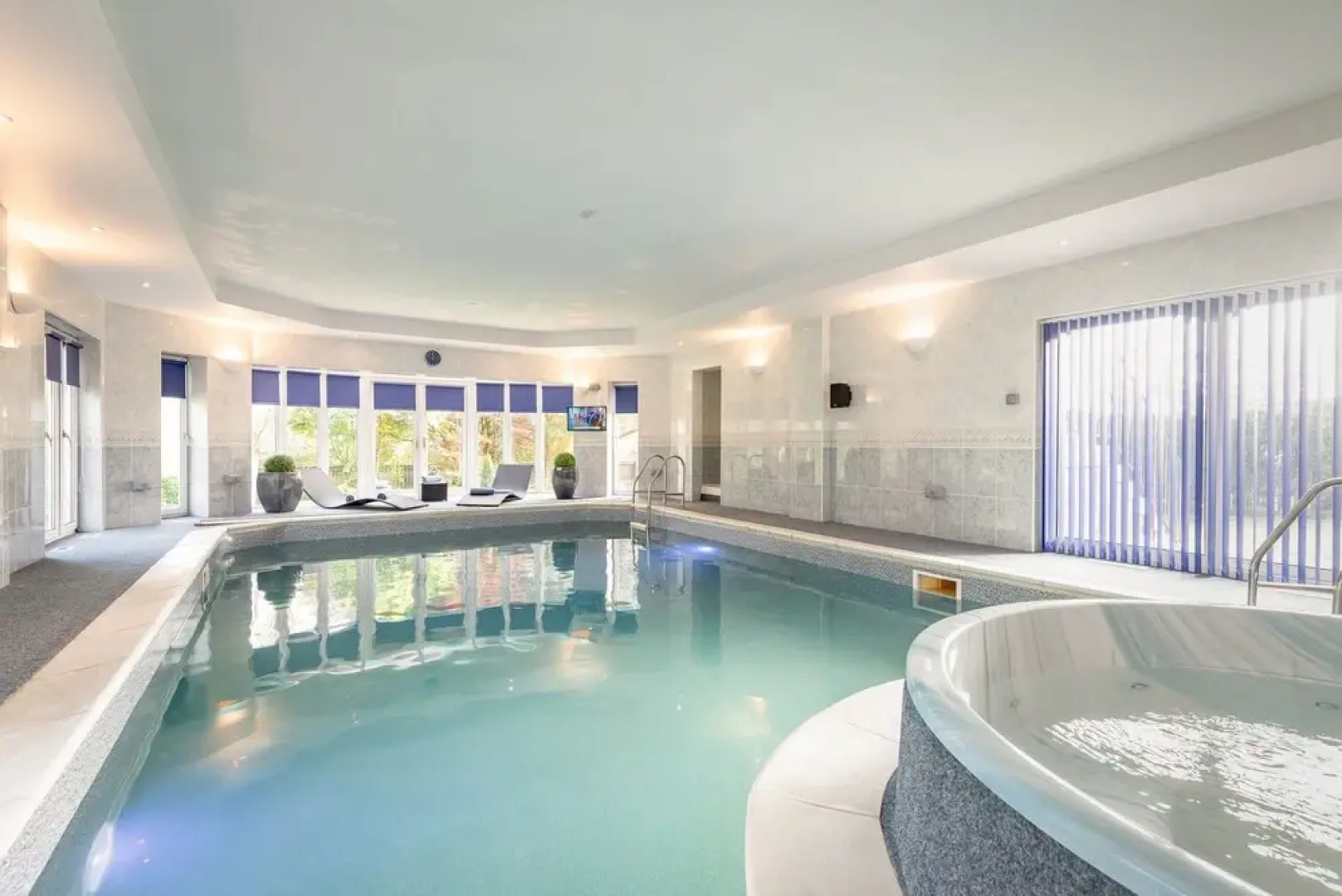 Luxury 6 Bed House With Pool