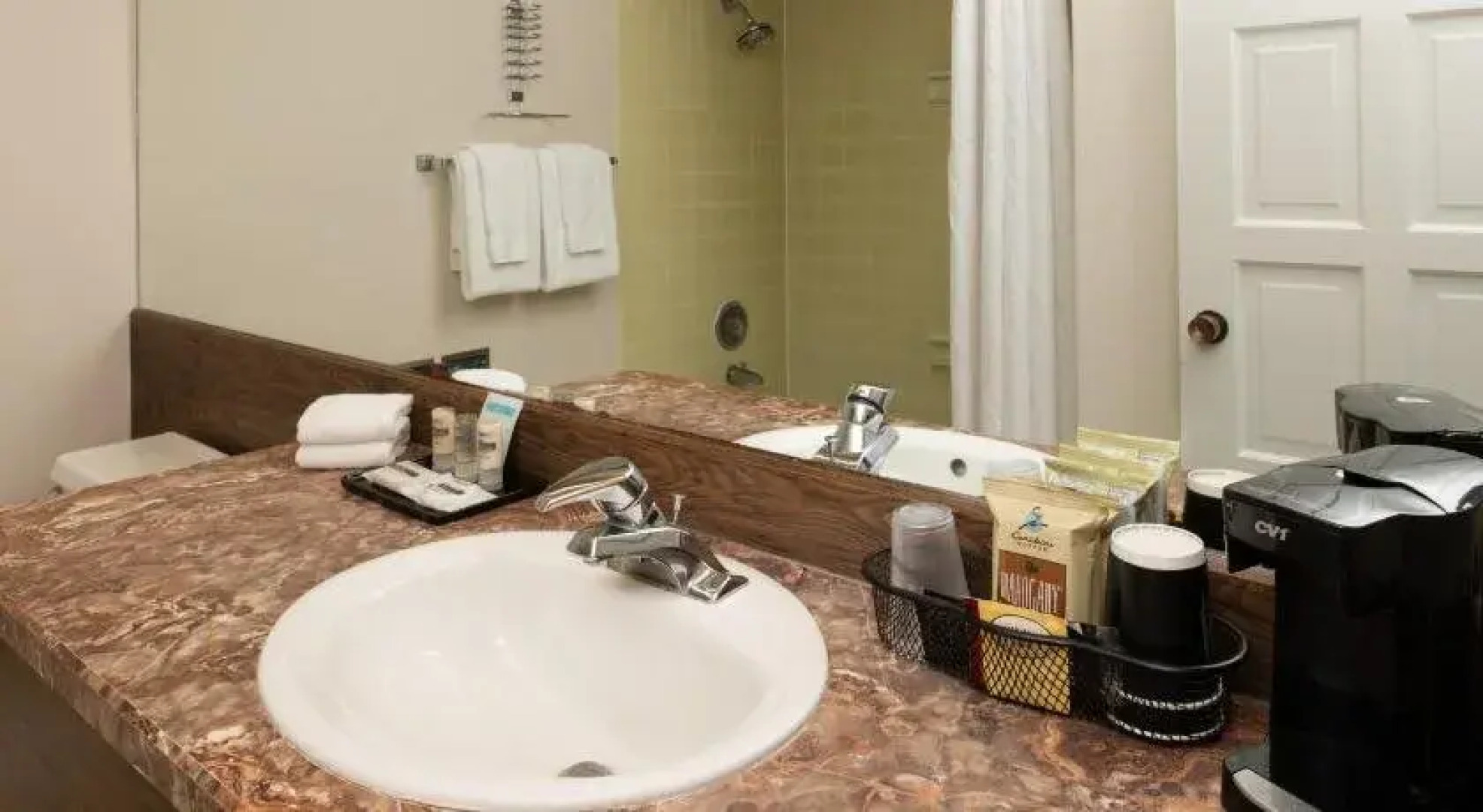 Astoria Riverwalk Inn